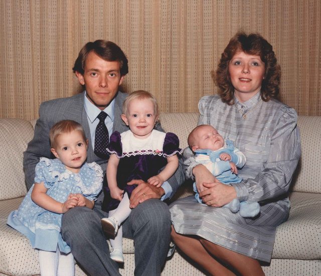 Family-Christmas-1985